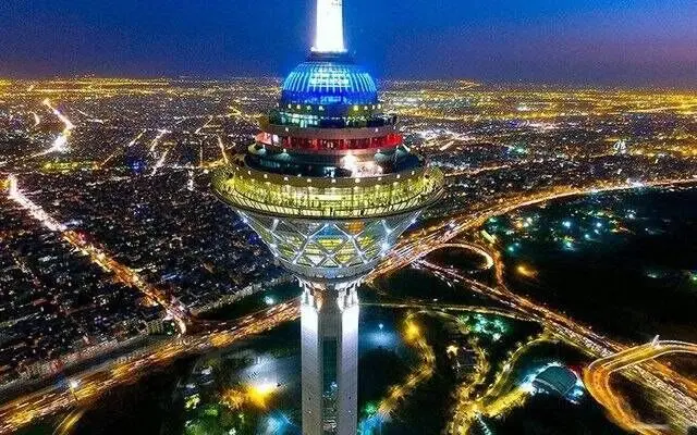 برج میلاد پس از ایام عزاداری رهبر شهید انقلاب دوباره بازگشایی شد