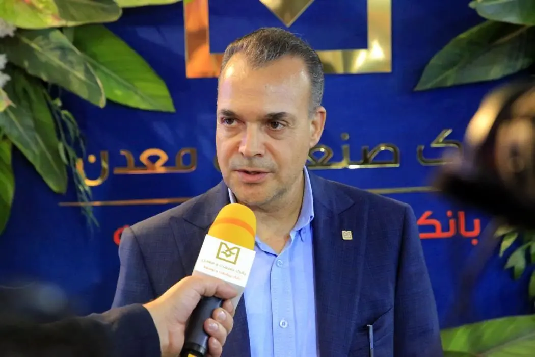 تأکید رئیس هیئت‌مدیره بانک صنعت و معدن بر نقش توسعه‌ای بانک / امضای تفاهم‌نامه سه‌جانبه برای توسعه تأمین مالی دیجیتال