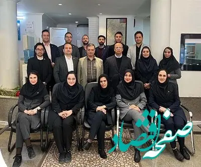 برگزاری نشست هم اندیشی کارکنان و نمایندگان برتر شعبه یزد با مدیرعامل بیمه نوین