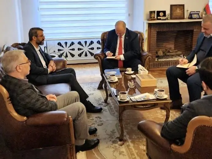 دیدار مدیرعامل سازمان منطقه آزاد اروند با سفیر بلاروس