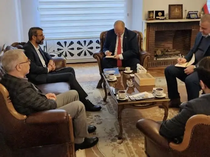 دیدار مدیرعامل سازمان منطقه آزاد اروند با سفیر بلاروس
