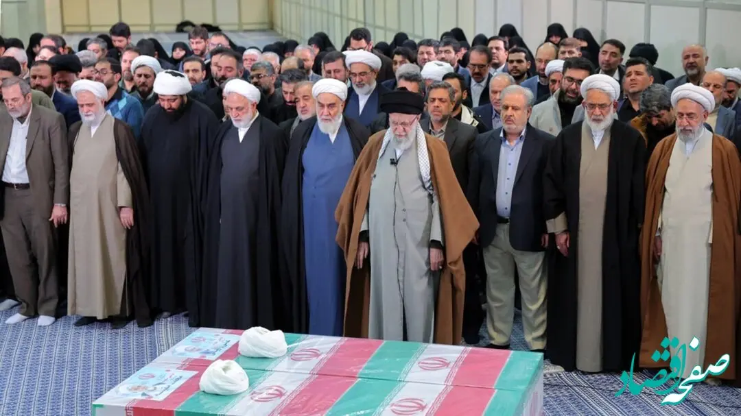 واقعیت ماجرای جلیقه ضدگلوله رهبر انقلاب در مراسم تشییع جنازه قضات دادگستری چیست؟ 