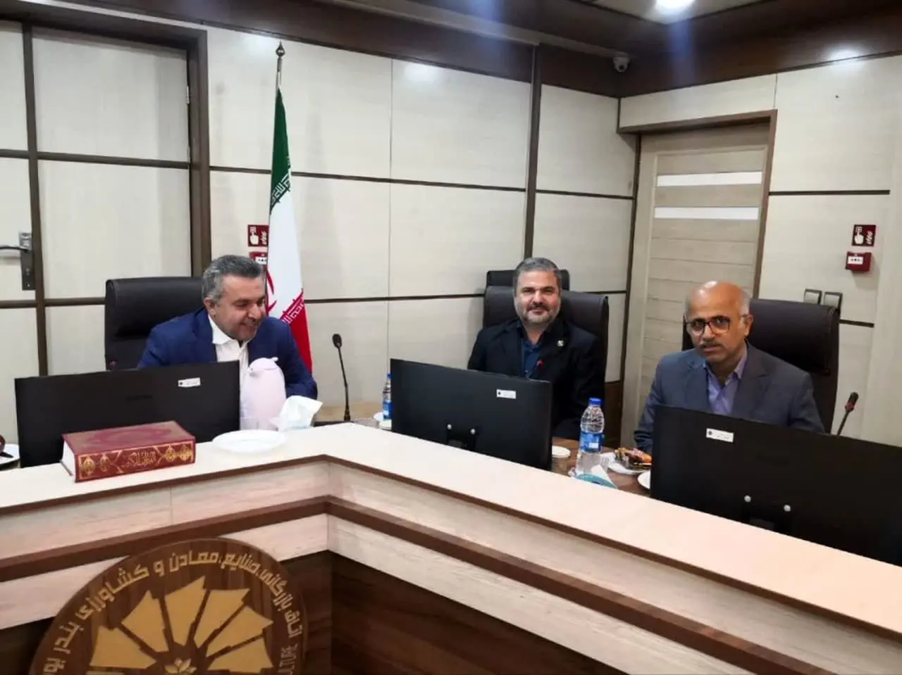 دیدار مدیرعامل شرکت بیمه ایران با رییس و اعضاء اتاق بازرگانی بوشهر