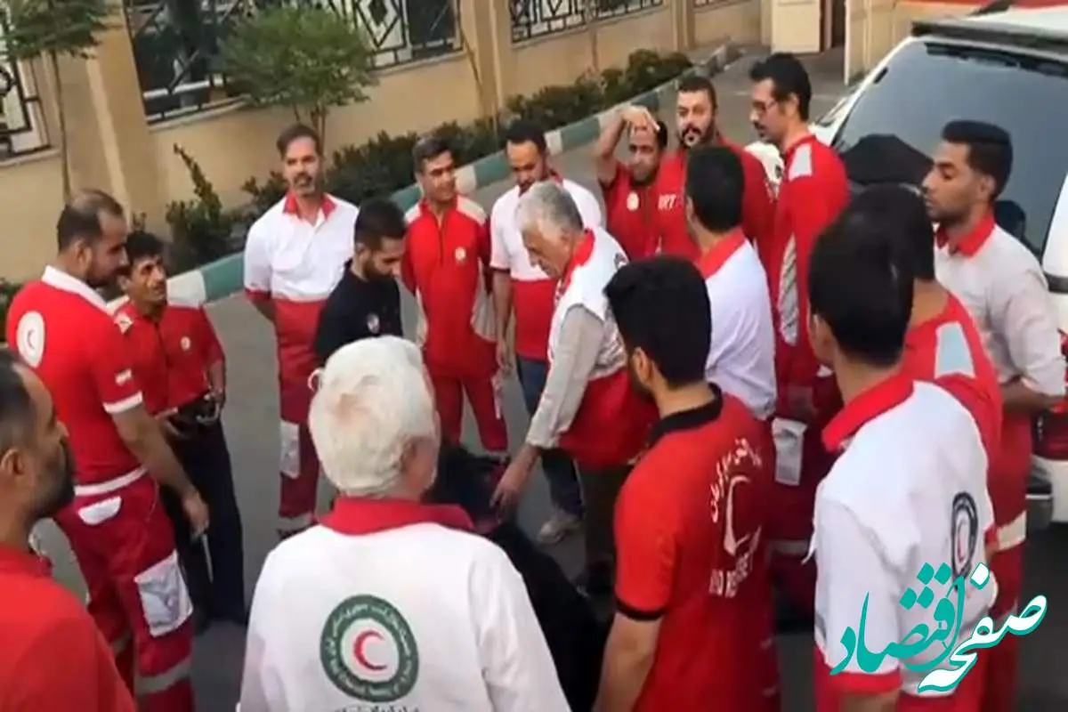 ویدئویی از رضا کیانیان در بین امدادگران هلال احمر+ فیلم