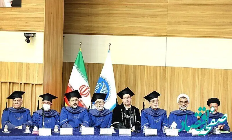 تصویر لباس عجیب حداد عادل و وزیر رئیسی در یک مراسم خبرساز شد