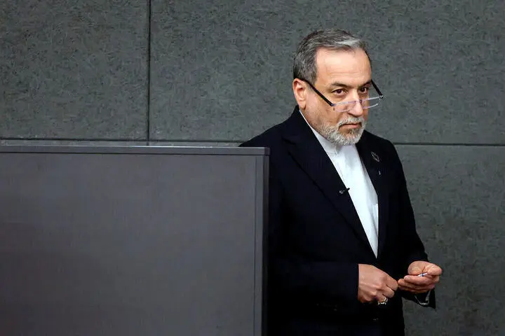 عراقچی: دنیا نظاره گر است که آمریکا به تعهداتش عمل خواهد کرد یا نه!!