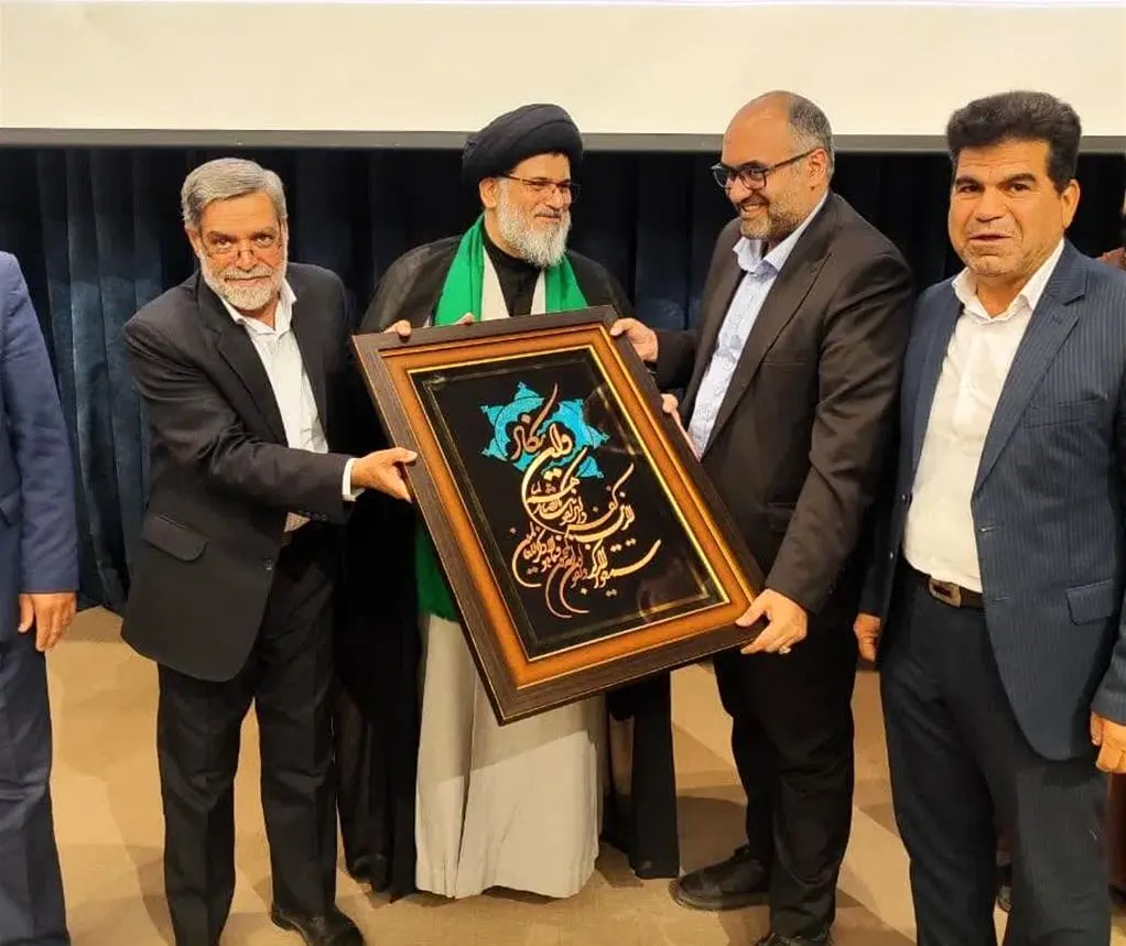 نخبگان و نیروهای انسانی کارآمد سرمایه های شهر هستند