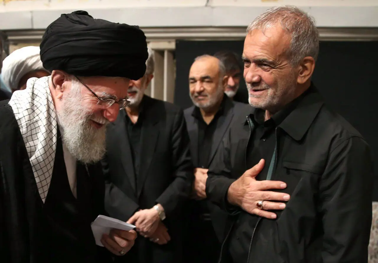 کلمه خاص رهبر انقلاب برای مسعود پزشکیان چه بود؟ / رهبری چه صفاتی برای ظریف به کار بردند؟