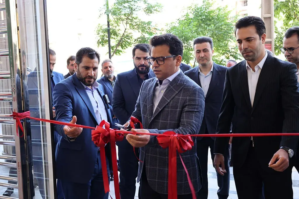 با هدف بهره مندی شهروندان شیرازی از خدمات نوین بانکی؛شعبه بانک شهر در منطقه «معالی آباد شیراز» افتتاح شد