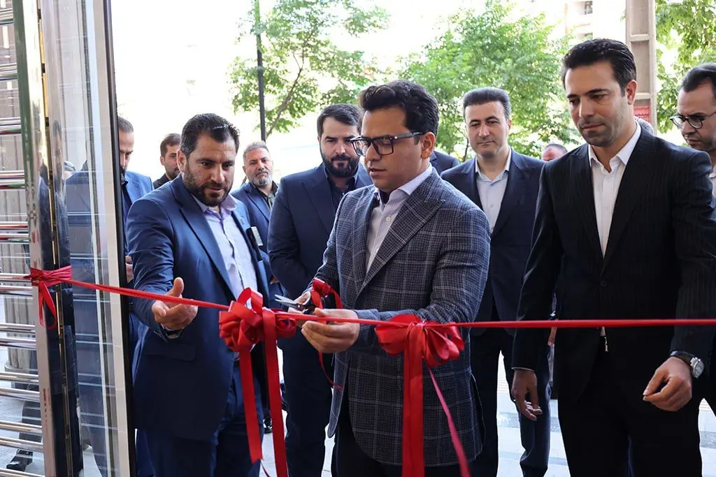 با هدف بهره مندی شهروندان شیرازی از خدمات نوین بانکی؛شعبه بانک شهر در منطقه «معالی آباد شیراز» افتتاح شد