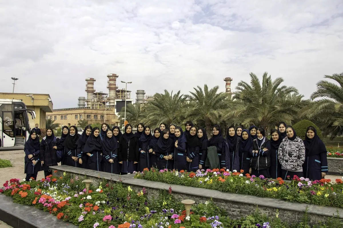 اردوی علمی دانش آموزان دبیرستانی در فجر انرژی