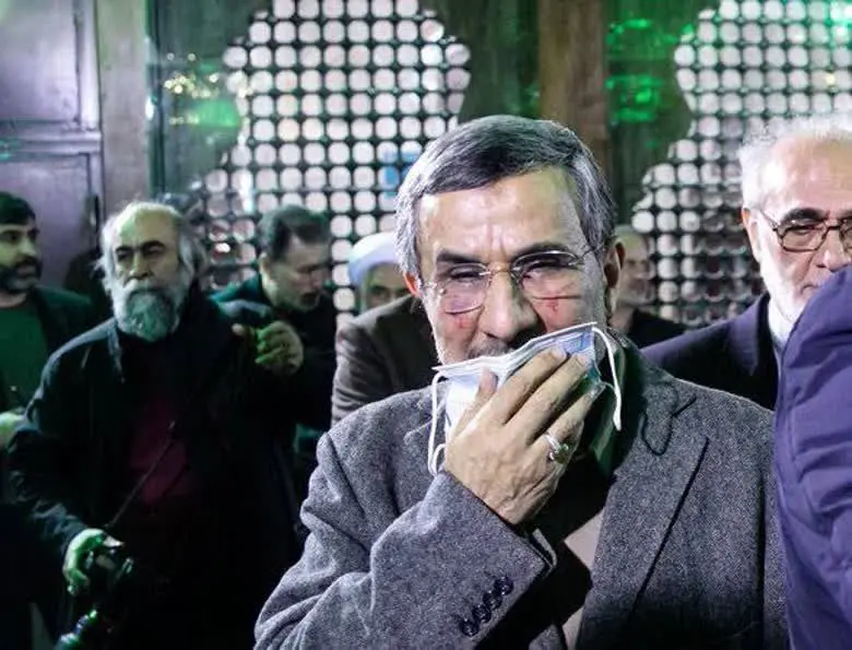 علت کبودی صورت محمود احمدی‌ نژاد چیست؟ | احمدی نژاد کتک خورد؟! 