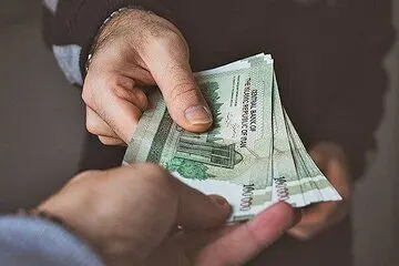 کارمندان بخوانند | زمان واریز عیدی کارمندان دولت