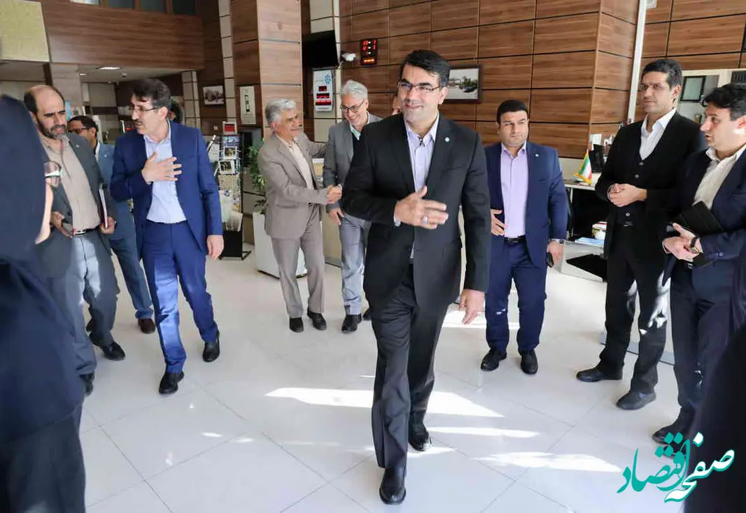 شجاعت همکاران بانک توسعه تعاون برای فعالیت های نوآورانه و خلاقانه بانکی مورد حمایت واقع می شود