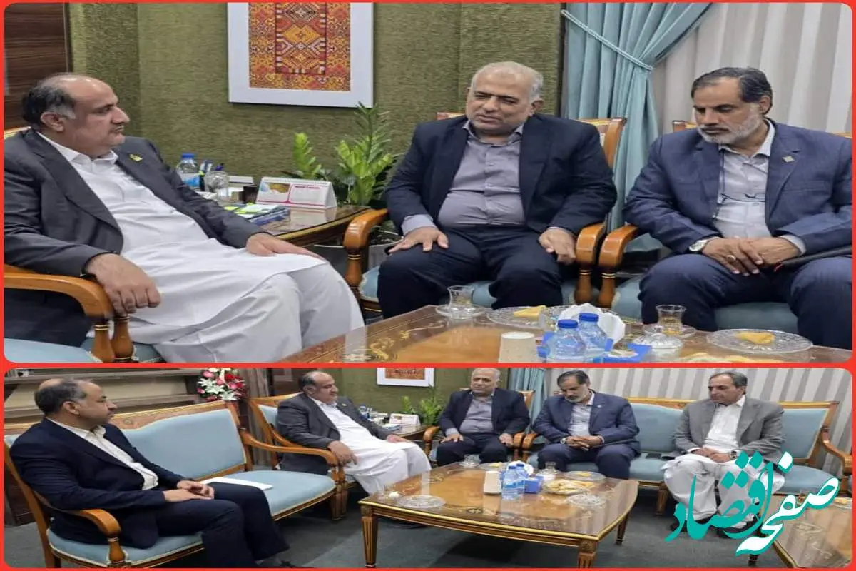 دکتر شهریار شهرکی، ،مدیرکل بیمه سلامت استان سیستان و بلوچستان درنشست مشترک با دکتر محمد سعید اربابی، رئیس هیات مدیره و مدیرعامل سازمان منطقه آزاد چابهار با هدف تعامل و همکاری های سازنده در مسیر رضایت بیمه شدگان دیدار و بحث و تبادل نظر کردند