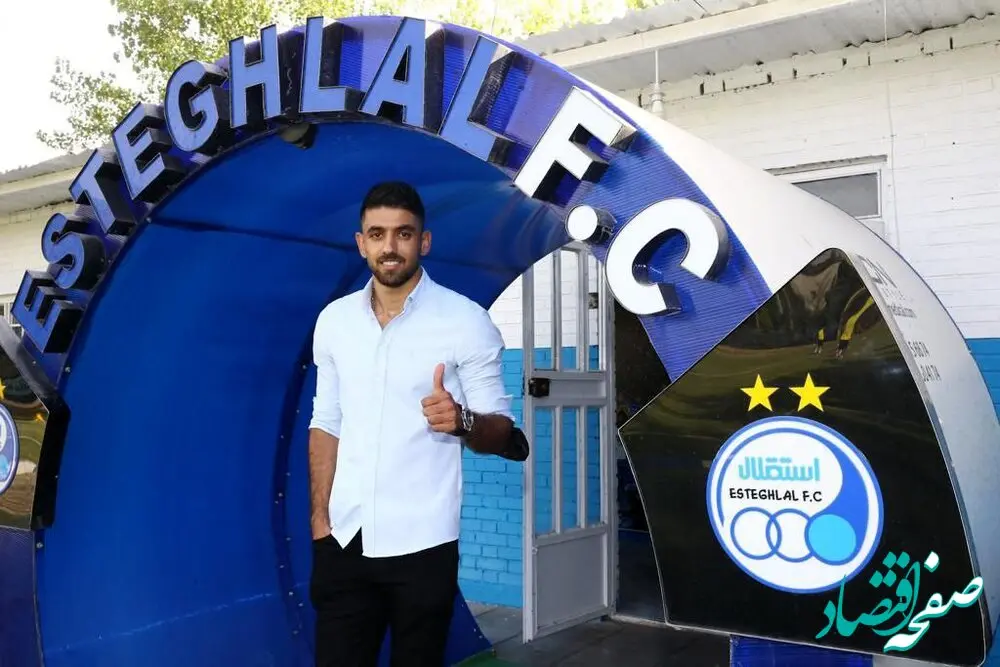 این بازیکن استقلال یک دختربچه اهوازی را به آرزویش رساند + عکس