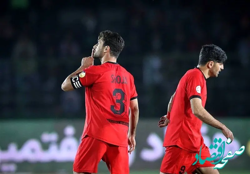 حاشیه داغ در بازی استقلال و تراکتور | علامت هیس به هواداران استقلال