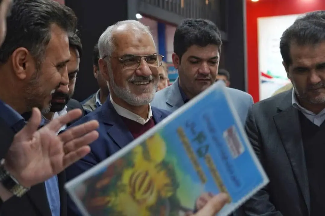 استاندار خوزستان از غرفه شرکت فولاد اکسین بازدید بعمل آورد