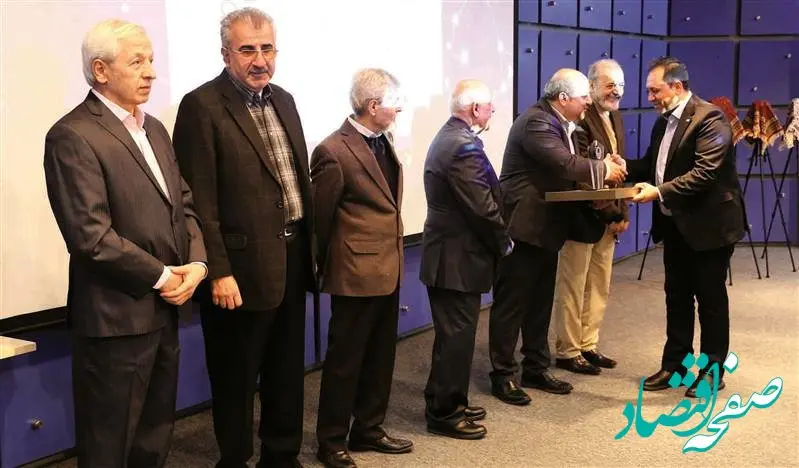 بالاترین سطح جایزه نوزدهمین جشنواره ملی انتشارات روابط عمومی به فولاد مبارکه رسید