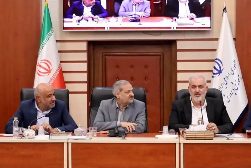 آموزش و پرورش در اصلاح فرهنگ بدمصرفی برق نقش کلیدی دارد/ آمادگی وزارت نیرو برای آگاهی بخشی به دانش آموزان و معلمان در خصوص صنعت آب و برق