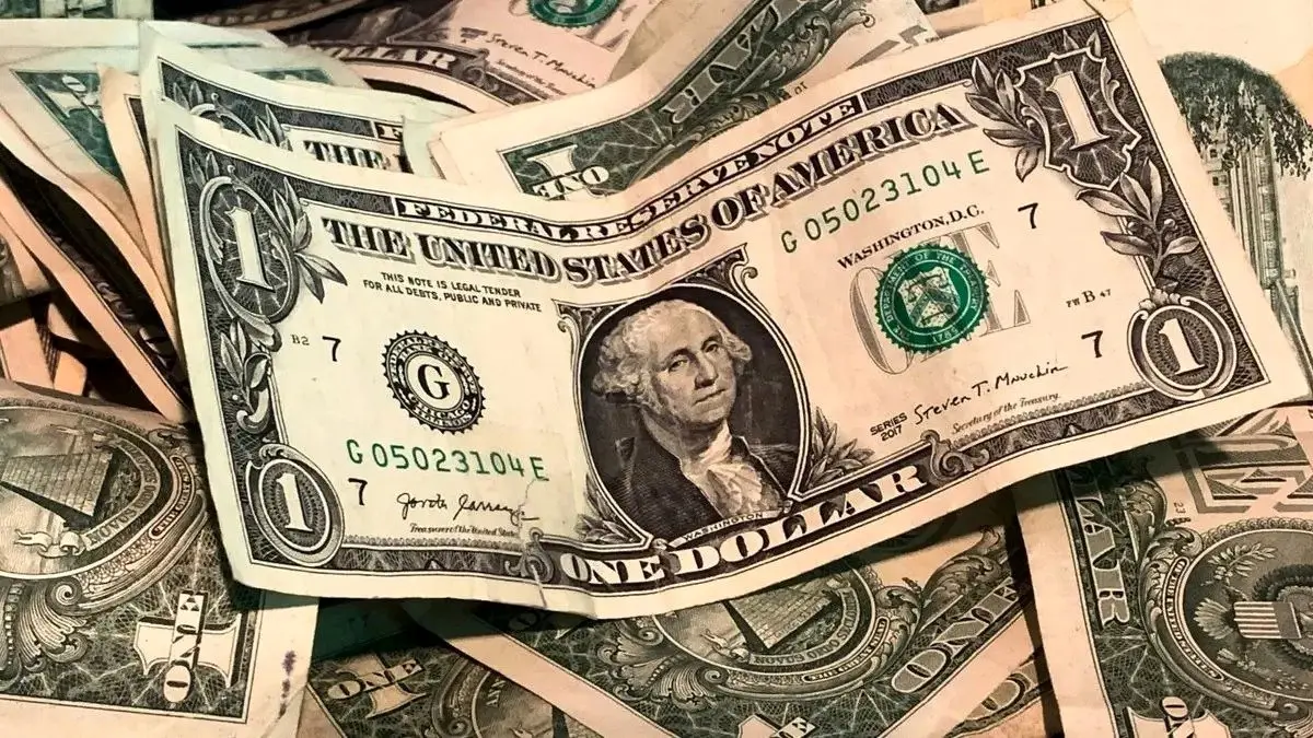 پیشبینی نوسانات قیمت دلار فردا ۱۰ آبان ۱۴۰۳