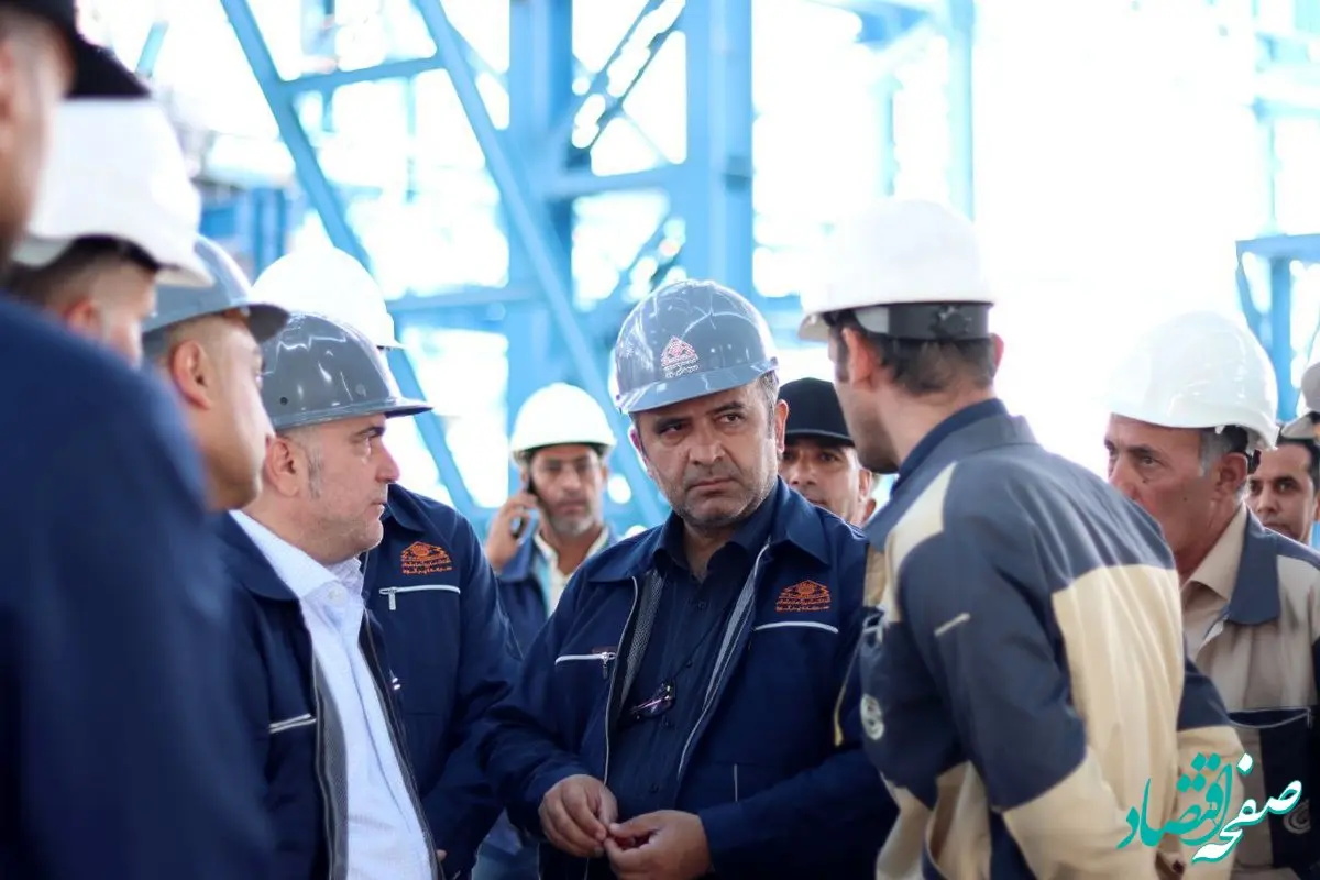 مدیرعامل شرکت فولاد سرمد ابرکوه روز صنعت و معدن را در مجتمع کارخانجات سرمد و درکنار پرسنل سپری کرد