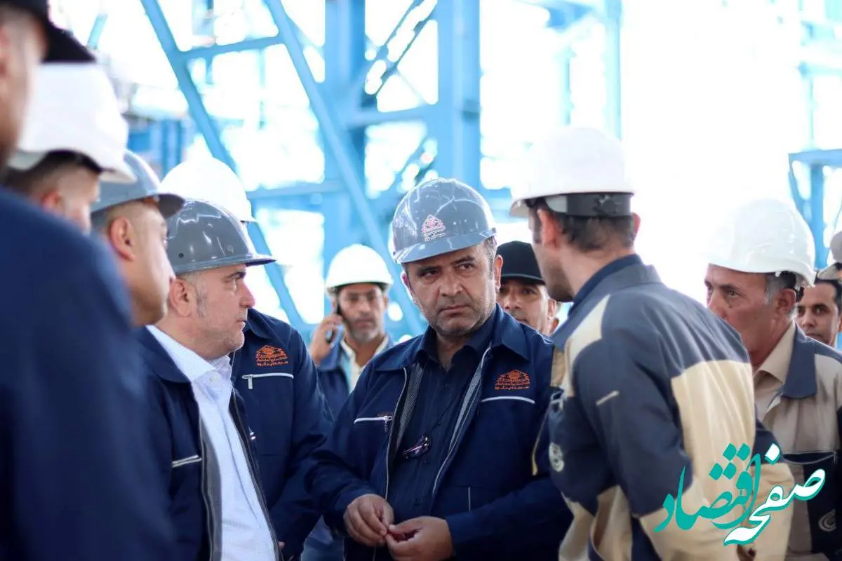 مدیرعامل شرکت فولاد سرمد ابرکوه روز صنعت و معدن را در مجتمع کارخانجات سرمد و درکنار پرسنل سپری کرد