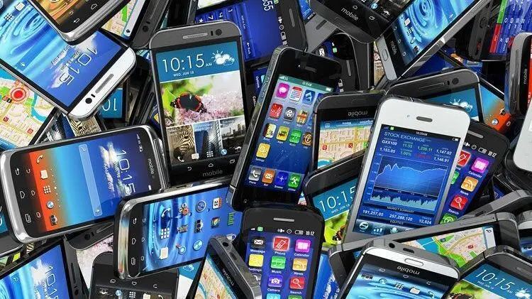 تازه‌ترین قیمت انواع موبایل در بازار امروز ۲۰ مهر ۱۴۰۴