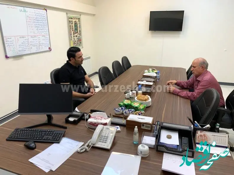 تصویر جلسه جنجالی نکونام با مهدی تاج خبرساز شد