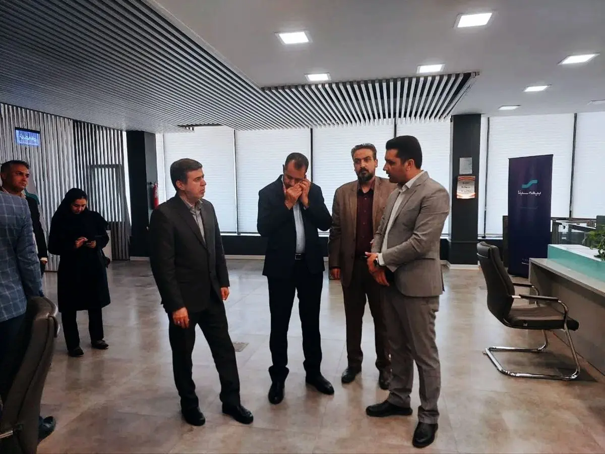 بازدید سرزده قائم مقام بیمه مرکزی از شعبه کرمان بیمه سینا 