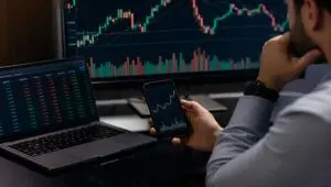 زنگ خطر برای بورس، خروج ۲.۲ همتی پول حقیقی در یک روز / مقصد پول‌ها کجاست؟
