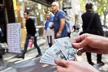 دلالان ارز تیرشان به سنگ خورد! | یک پیش‌ بینی متفاوت قیمت دلار در بازار