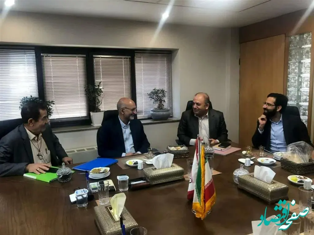 لزوم حمایت ایمیدرو از ذوب آهن اصفهان در تامین پایدار مواد اولیه