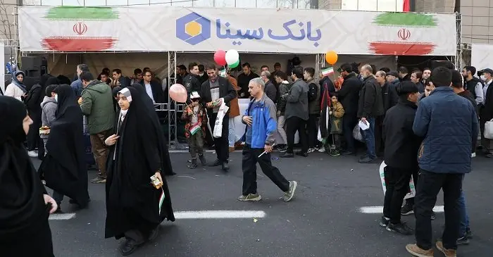 برپایی غرفه بانک سینا در مسیر راهپیمایی 22 بهمن تهران