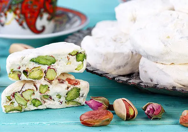 گفتگو با لیلا قاسمی مدیر شرکت شیرین زرمان ایرانیان در نمایشگاه شیرینی و شکلات