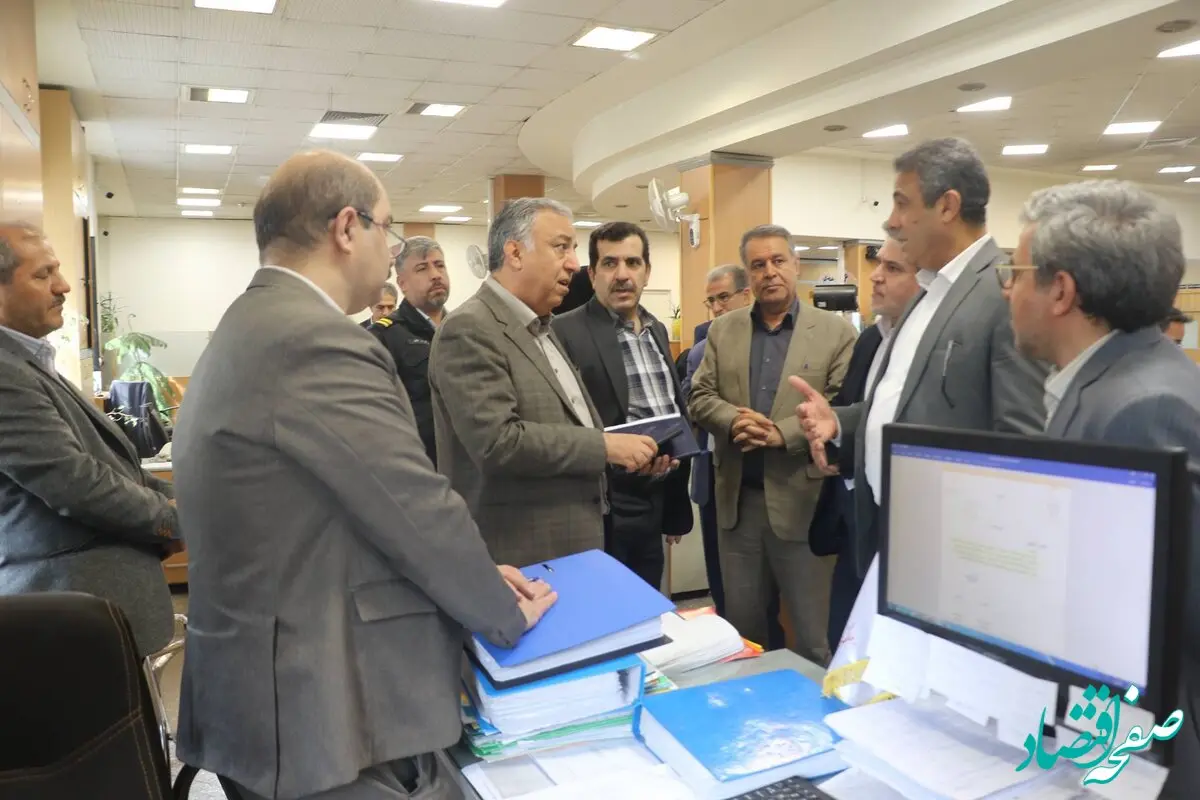 بازدید قائم مقام مدیرعامل بانک ملی ایران از شعبه مستقل میرداماد