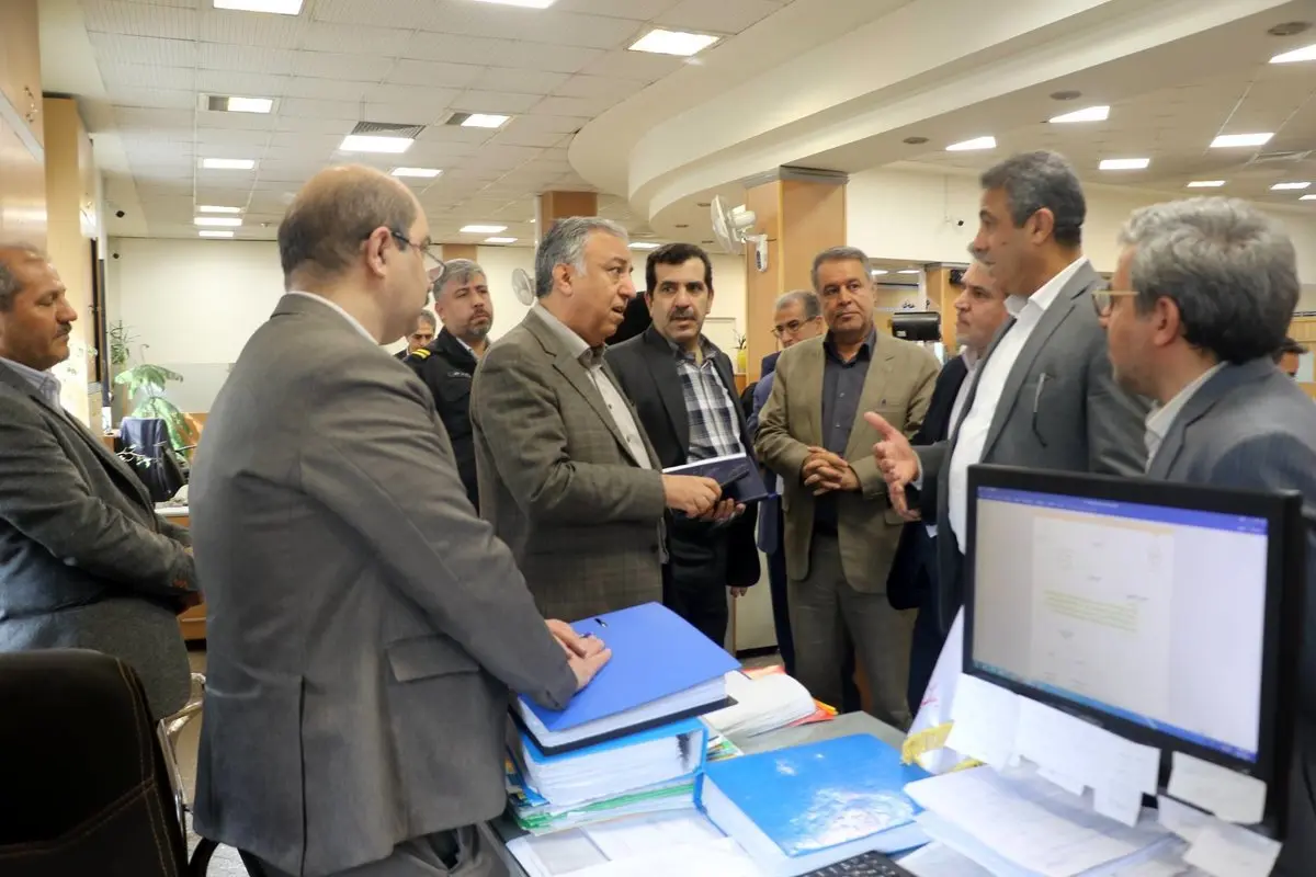 بازدید قائم مقام مدیرعامل بانک ملی ایران از شعبه مستقل میرداماد