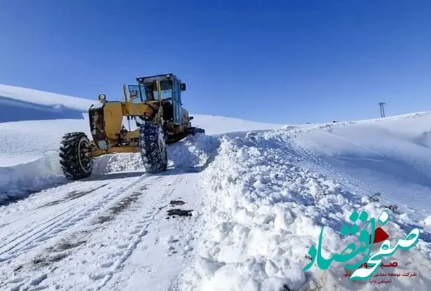 صبانور در کنار مردم کرانی؛ برف‌روبی و امدادرسانی به جاده‌های روستایی بیجار