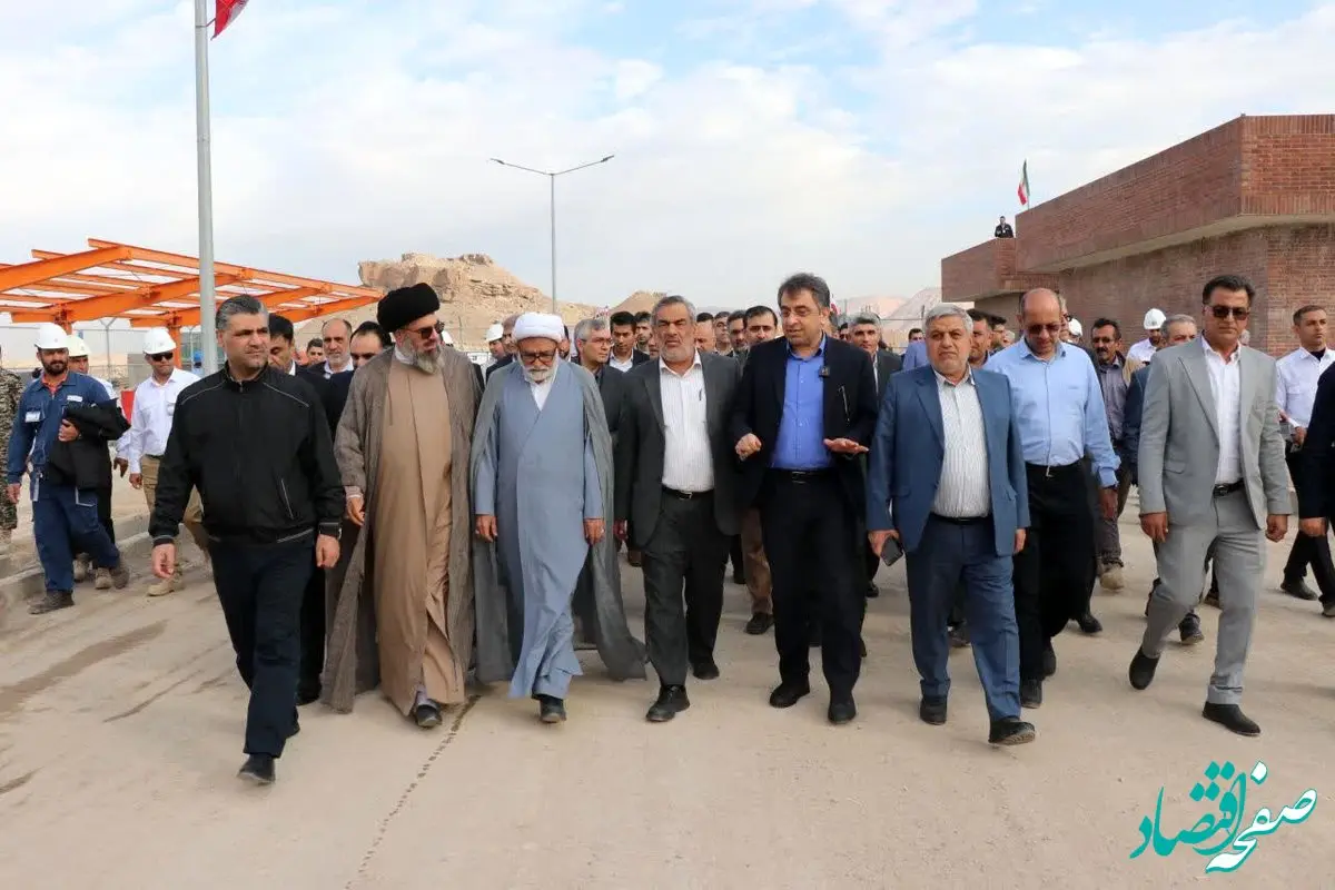 بازدید میدانی کمیسیون انرژی مجلس از بزرگ‌ترین طرح جمع آوری گازهای مشعل ایران/رئیس کمیسیون انرژی: بیدبلند خلیج‌فارس، الگویی شایسته برای دیگر پروژه‌های ملی است