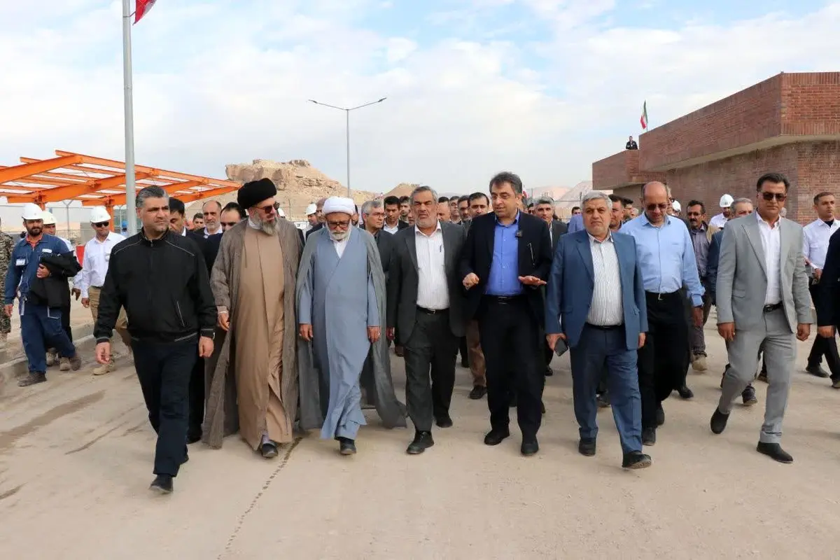 بازدید میدانی کمیسیون انرژی مجلس از بزرگ‌ترین طرح جمع آوری گازهای مشعل ایران/رئیس کمیسیون انرژی: بیدبلند خلیج‌فارس، الگویی شایسته برای دیگر پروژه‌های ملی است