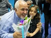 ظریف اینگونه جنجال به پا کرد! +تصاویر