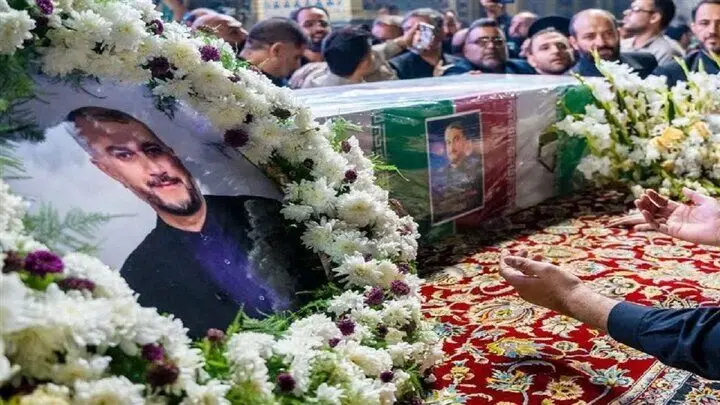 تصاویری از حضور علی لاریجانی در مراسم ترحیم وزیر امور خارجه/ فرمانده بلندپایه سپاه هم آمد
 