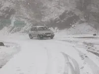 برف و باران شدید، خطر لغزندگی جاده‌ها در لرستان