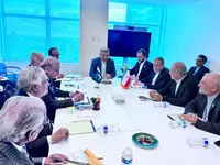 دیدار پزشکیان با نخست وزیر پاکستان 