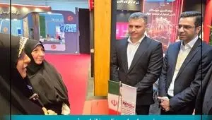 بازدید معاون امور زنان رئیس‌جمهور از غرفه فولاد اکسین در ایران اکسپو ۲۰۲۵