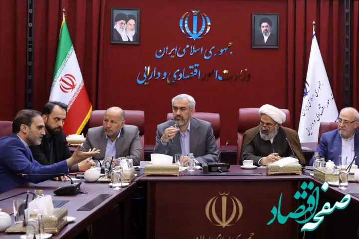 اضافه‌برداشت بانک‌ها تورم‌زا است؛ وزارت اقتصاد باید جدی وارد شود