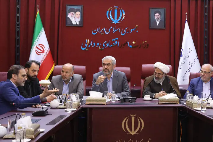 اضافه‌برداشت بانک‌ها تورم‌زا است؛ وزارت اقتصاد باید جدی وارد شود