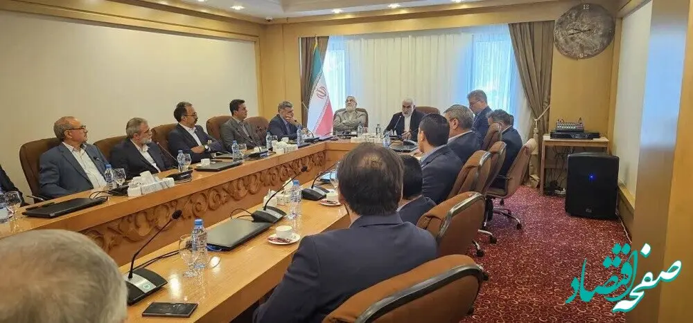 در جلسه مدیر عامل مؤسسه اعتباری ملل با رؤسای شعب مشهد عنوان شد؛ در مدیریت بحران، ایمان، ایستادگی و اخلاق راهبرد ماست