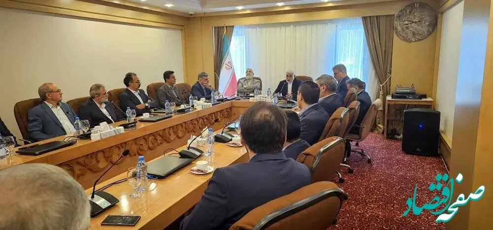 در جلسه مدیر عامل مؤسسه اعتباری ملل با رؤسای شعب مشهد عنوان شد؛ در مدیریت بحران، ایمان، ایستادگی و اخلاق راهبرد ماست