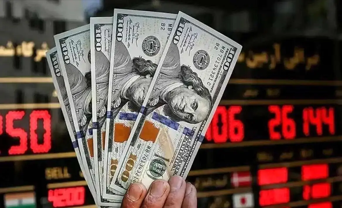 پیش‌ بینی قیمت دلار فردا یکشنبه ۳۰ فروردین ۱۴۰۵ تحت تاثیر بسته شدن دوباره و فوری تنگه هرمز